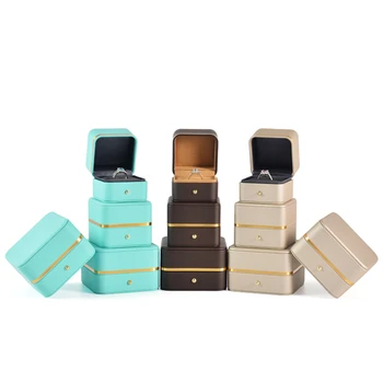 Высококачественные ювелирные коробки из искусственной кожи Ожерелье Браслет Кольцо Подарочная упаковка с пользовательским логотипом