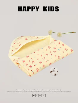 Новорожденного ребенка пеленают хлопчатобумажным полотенцем, одеялами, мягкими теплыми халатами, мультяшной сумкой для сна 80*75 см